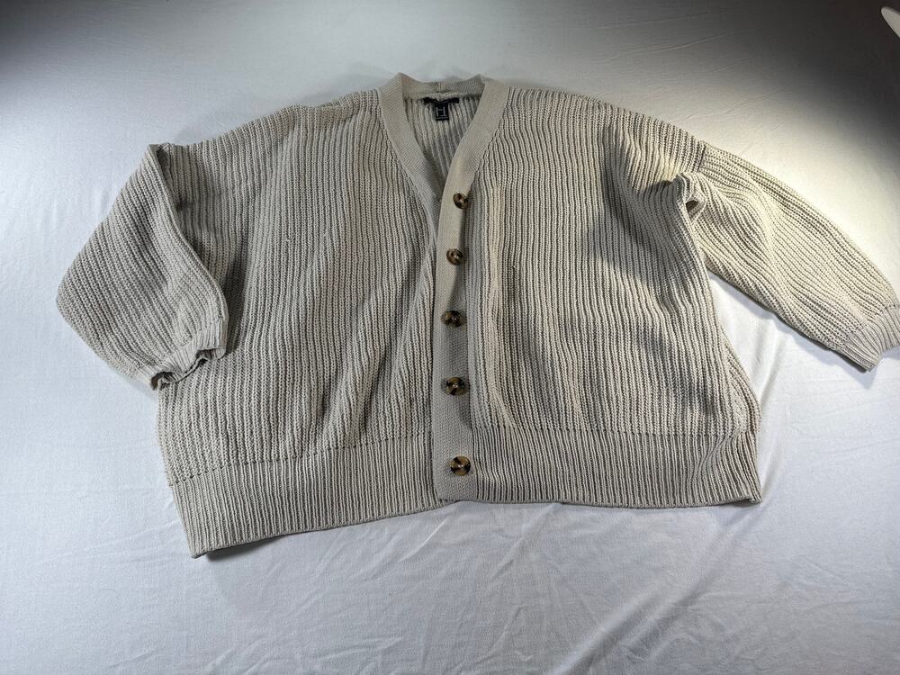 Forever 21 Oatmeal Chunky Knit Button Front Cardigan Sweater Size M